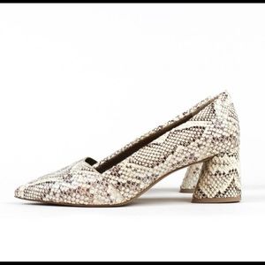 Mercedes Castillo Kioko Pumps